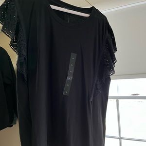 Banana Republic eyelet short sleeve shirt! Perfect for spring/summer!